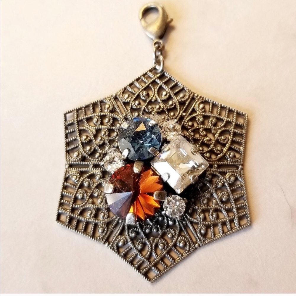 Sabika sculptural pendant